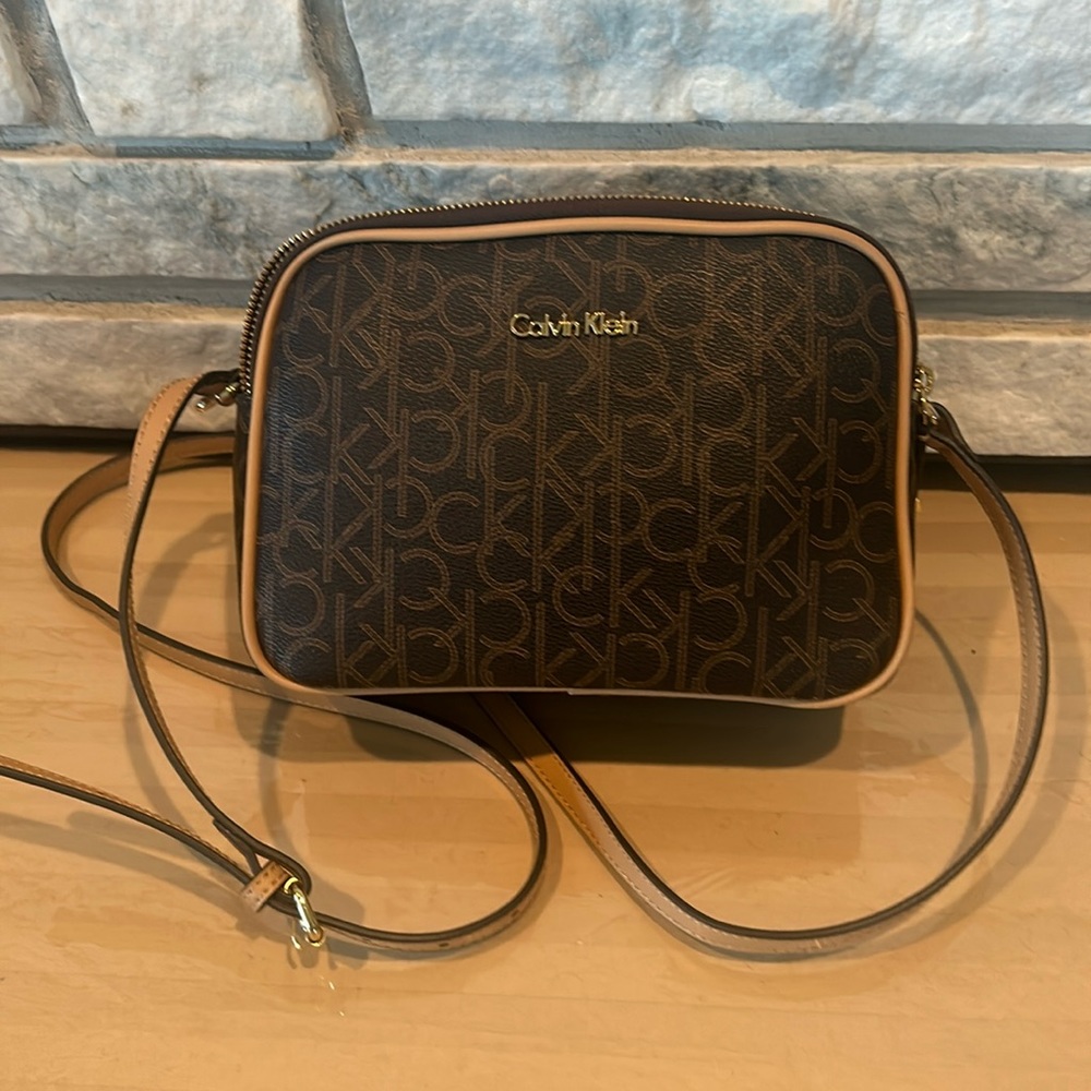 Calvin Klein crossover bag